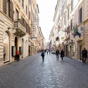 https://via-frattina-spanish-steps-luxury-flat-11-people.it-romehotels.com